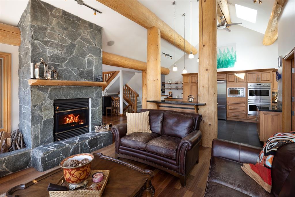9503 Emerald Drive