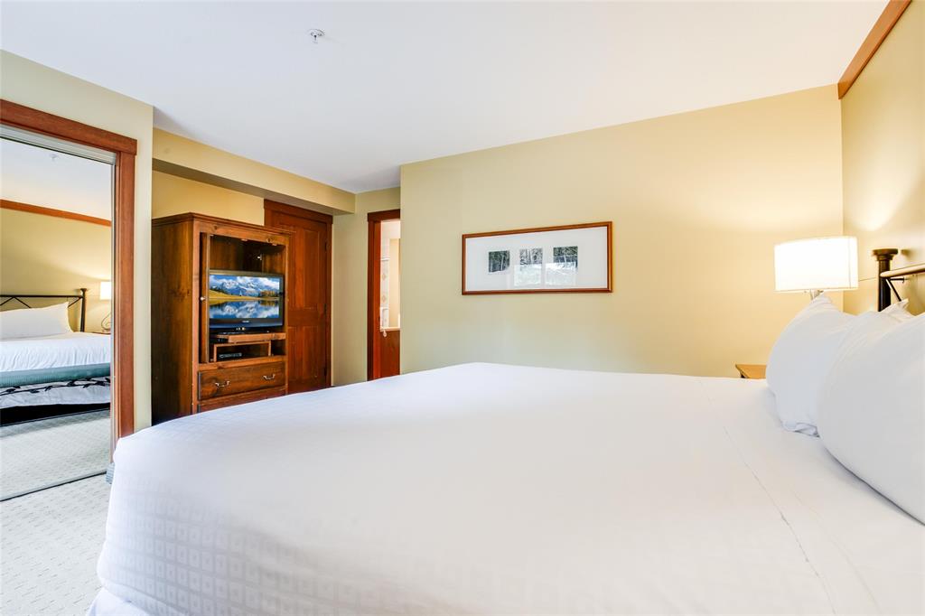 #303G2 – 4653 Blackcomb Way