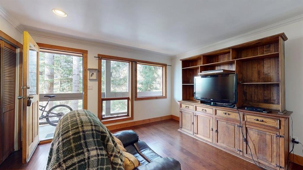 #100 – 6117 Eagle Drive