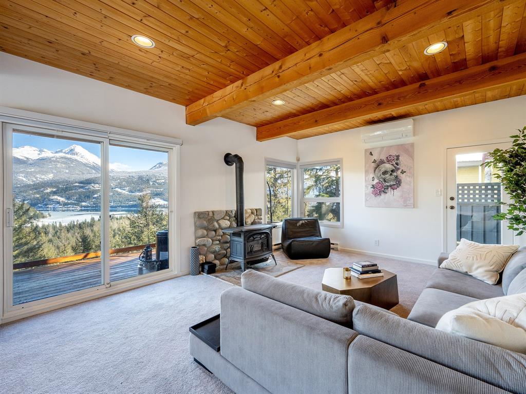 8373 Mountain View Drive