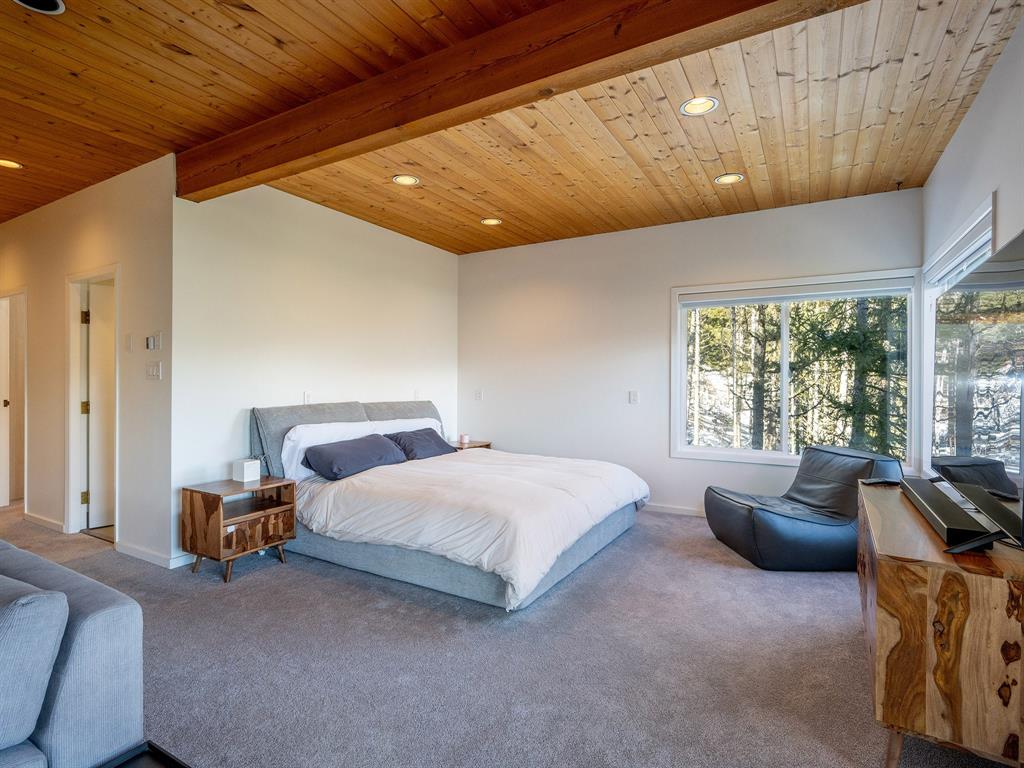 8373 Mountain View Drive