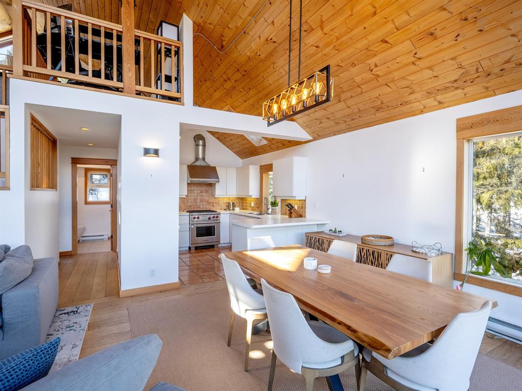8373 Mountain View Drive