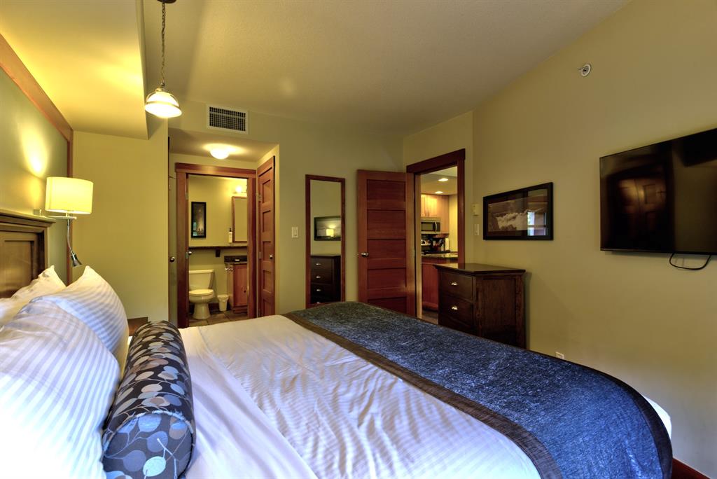 #638A – 2036 London Lane