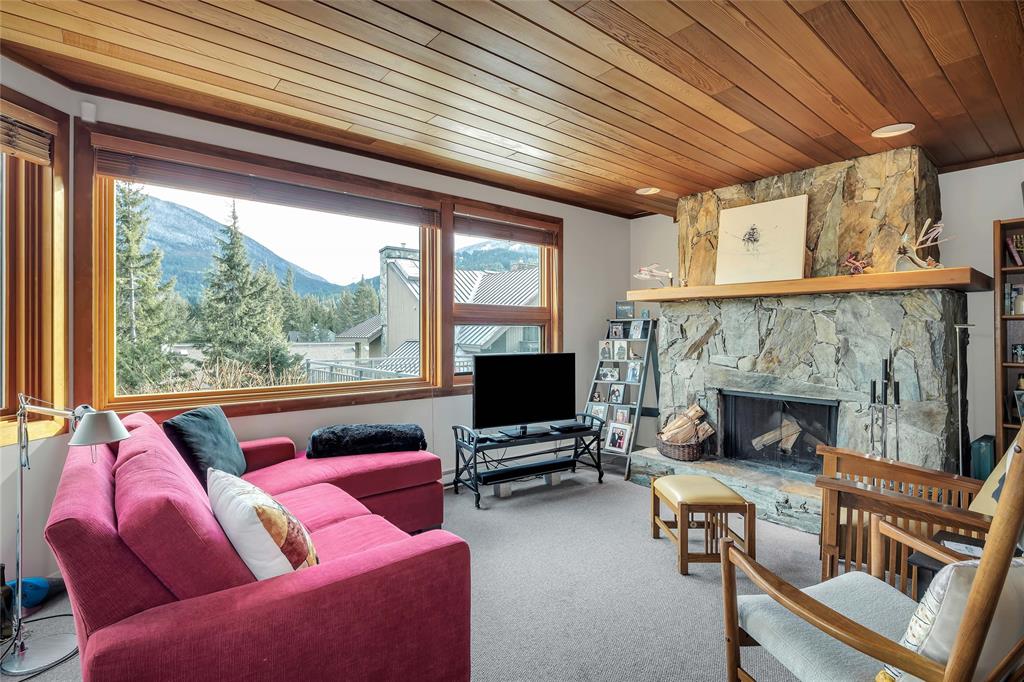 #109 – 6117 Eagle Drive