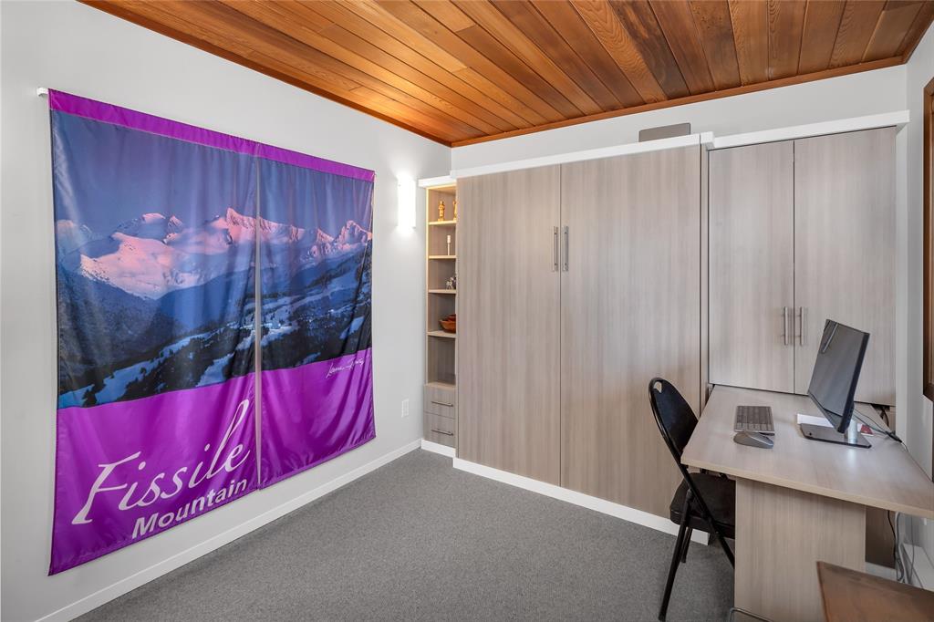 #109 – 6117 Eagle Drive