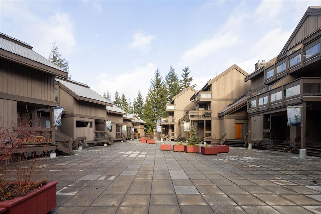 #109 – 6117 Eagle Drive