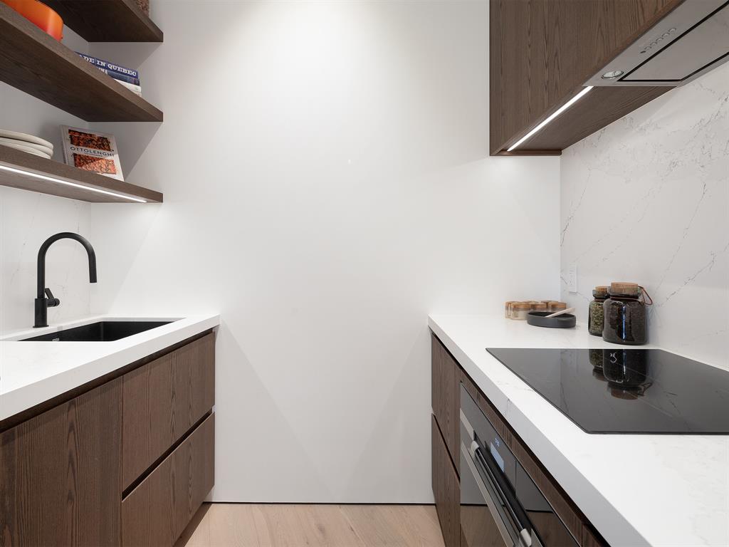 3565 Falcon Crescent
