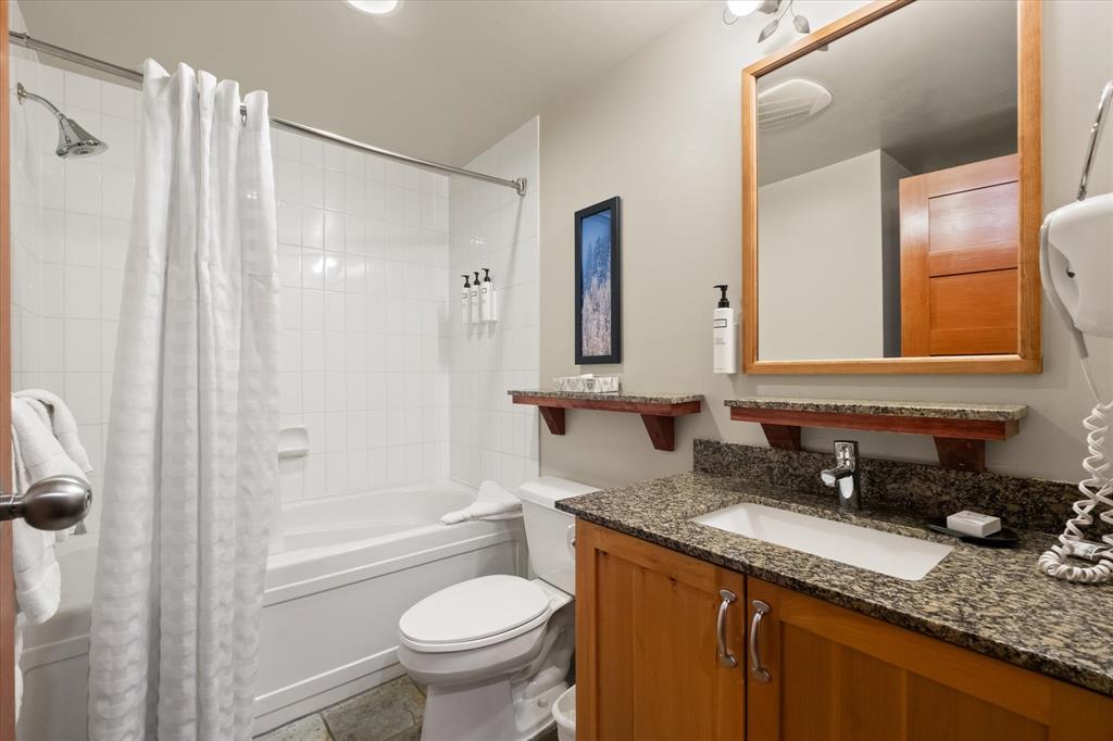 #422A – 2036 London Lane