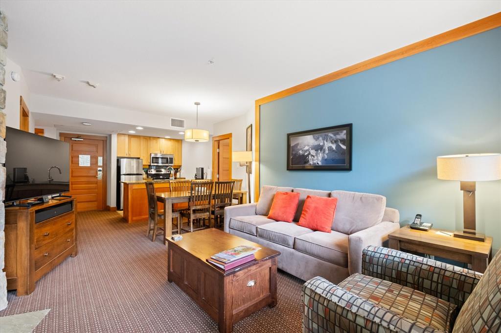 #422A – 2036 London Lane