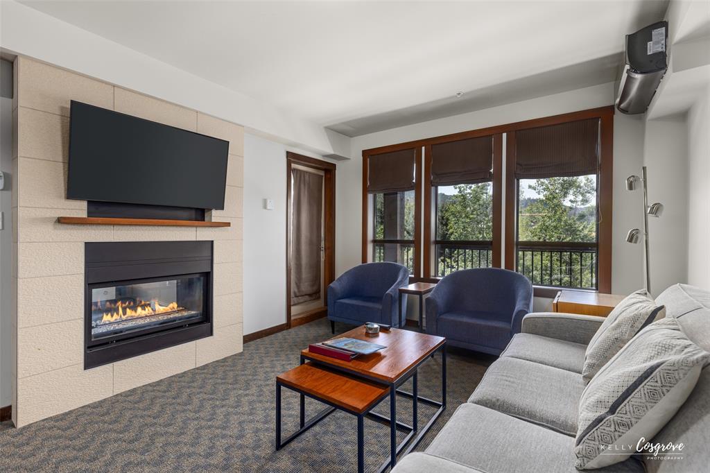 #206D – 2020 London Lane