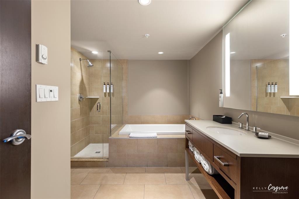 #206D – 2020 London Lane