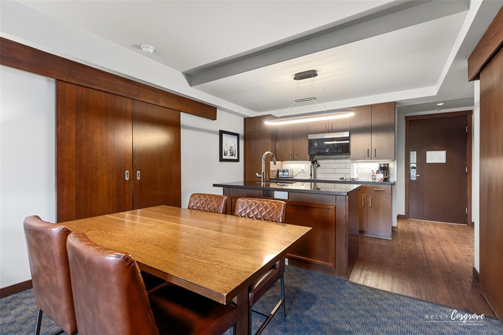 #206D – 2020 London Lane
