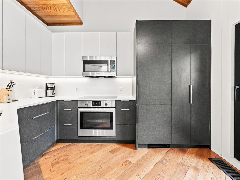 #5 – 4201 Sunshine Place