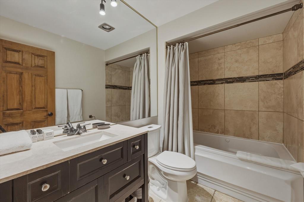 #11 – 4510 Blackcomb Way
