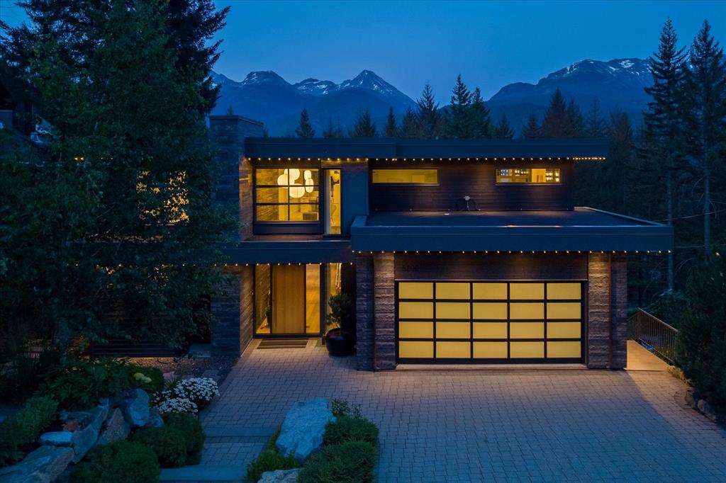 8206 Mountain View Drive