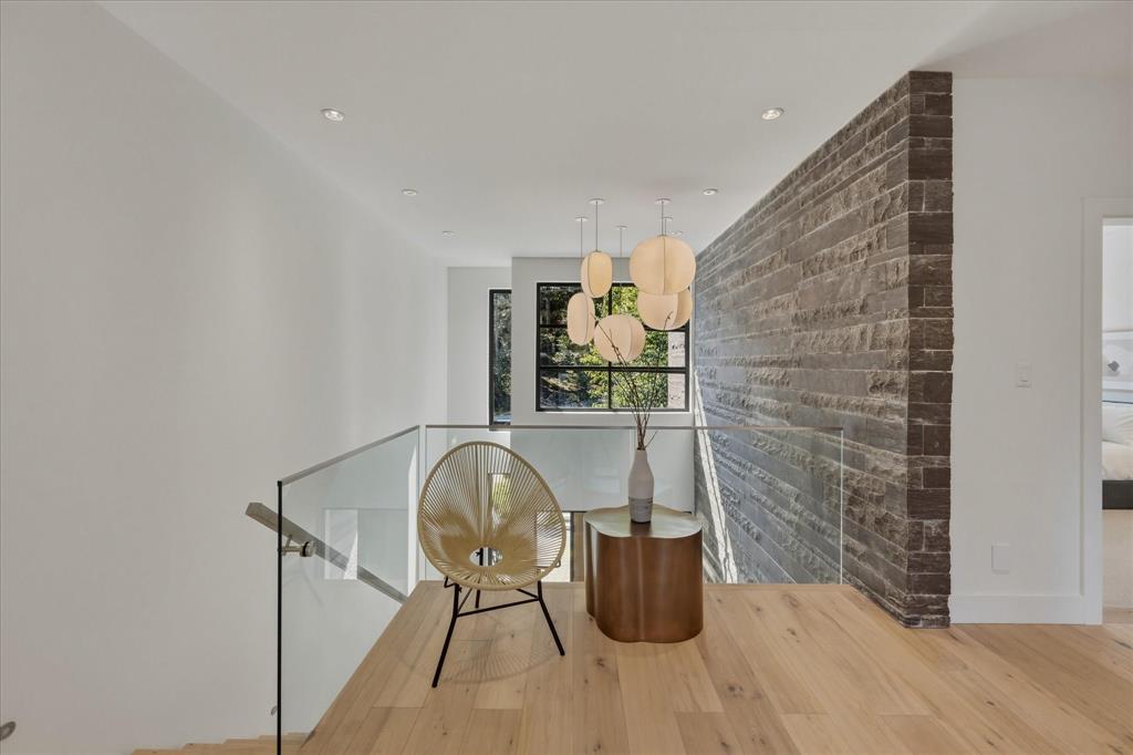 8206 Mountain View Drive