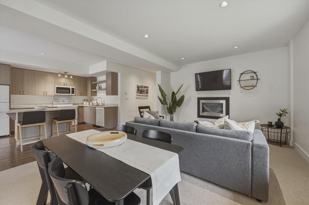 8206 Mountain View Drive