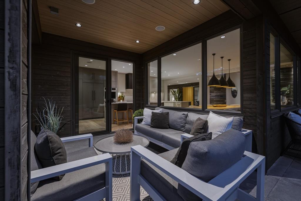 8206 Mountain View Drive