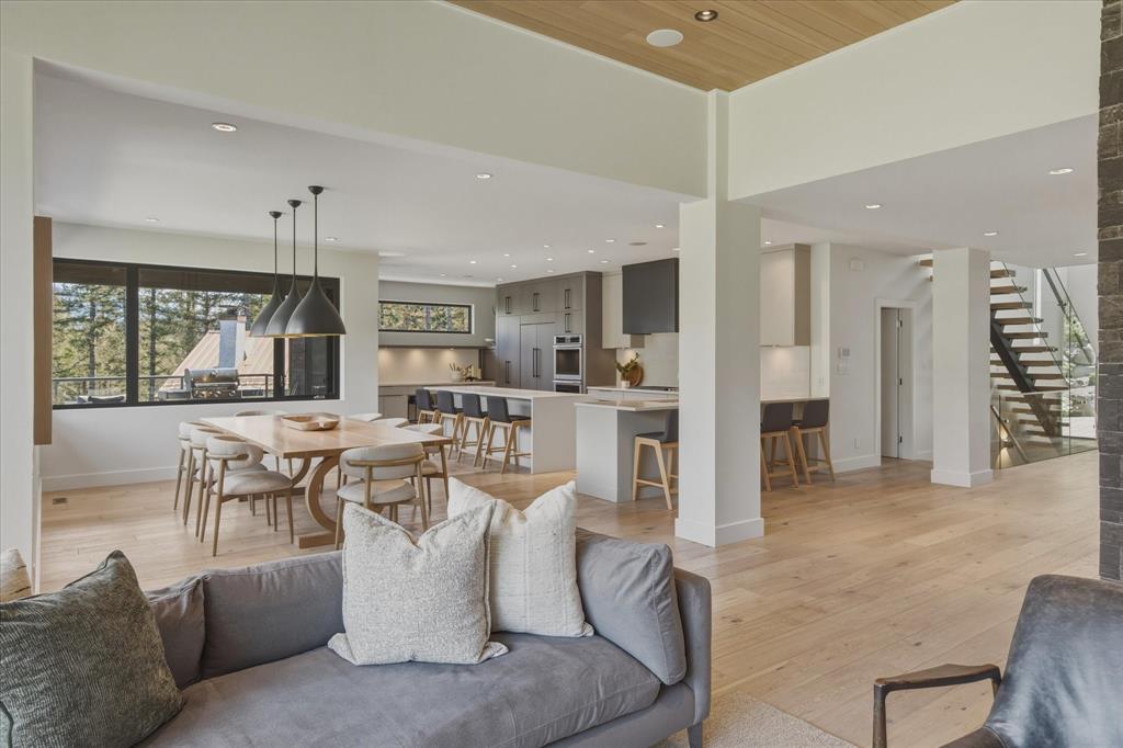 8206 Mountain View Drive