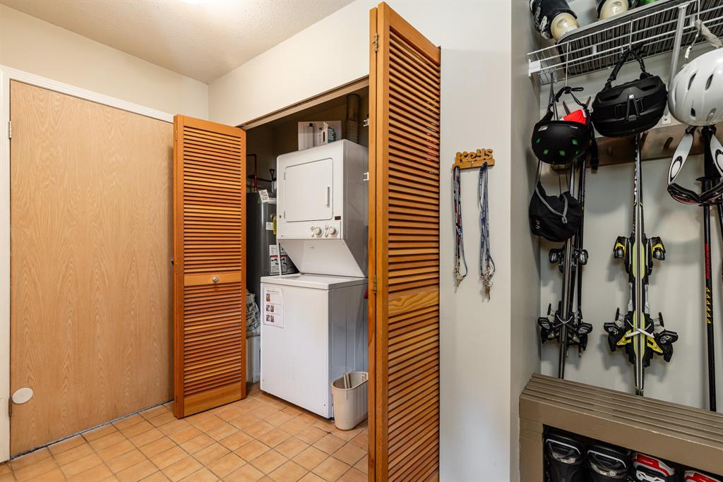 2544 Snowridge Circle