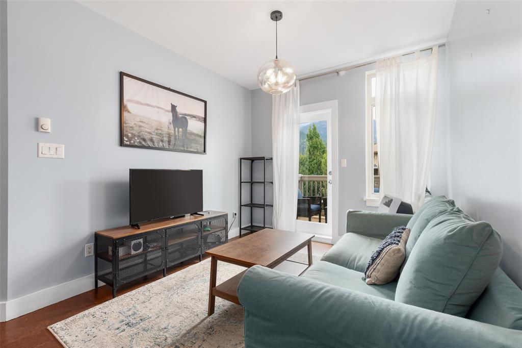 #205 – 7330 Arbutus Street