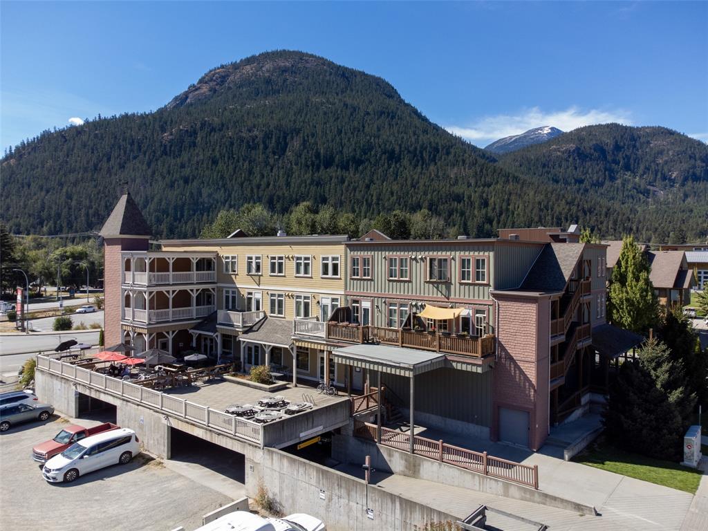 #205 – 7330 Arbutus Street