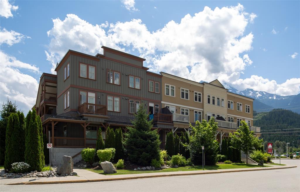 #205 – 7330 Arbutus Street