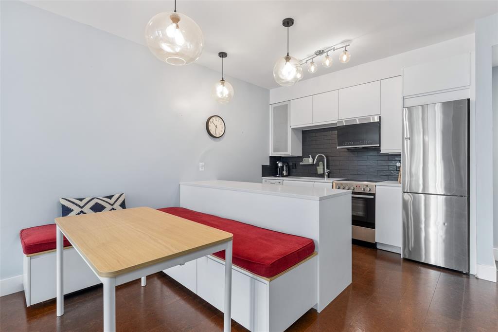 #205 – 7330 Arbutus Street