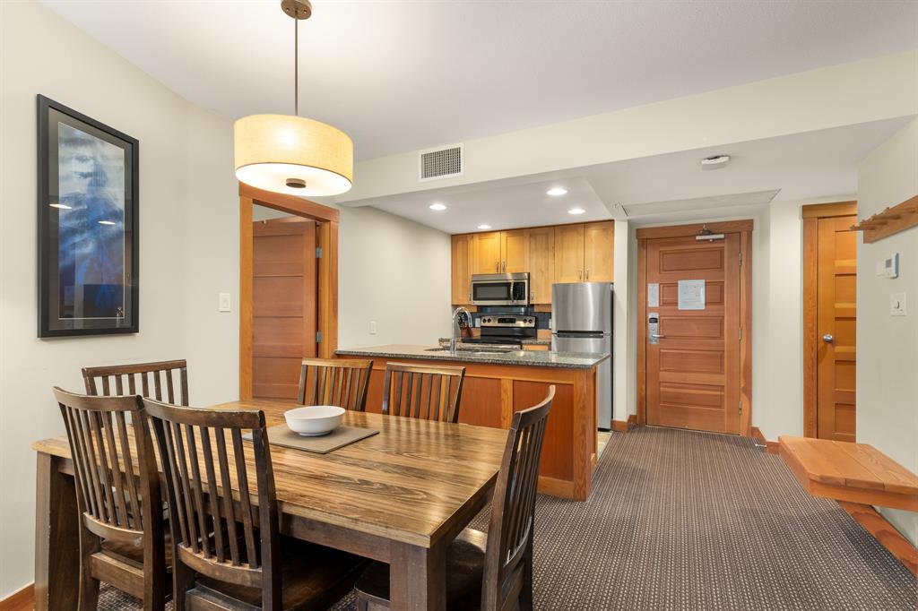 #323C – 2036 London Lane
