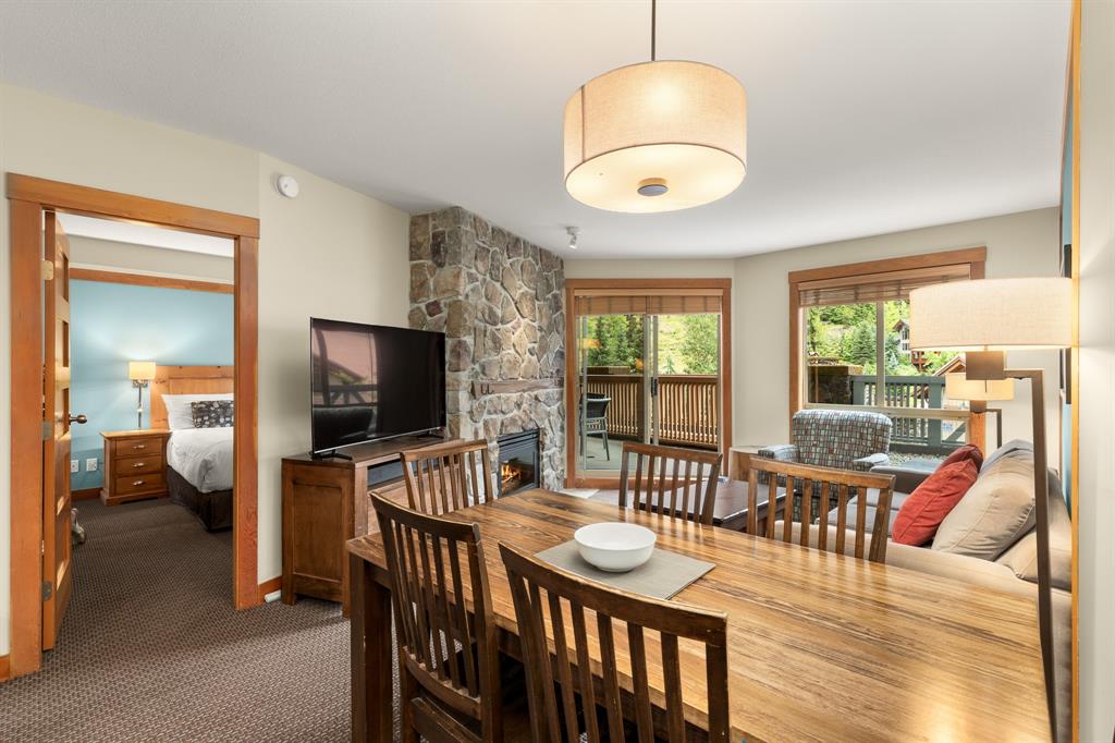 #323C – 2036 London Lane
