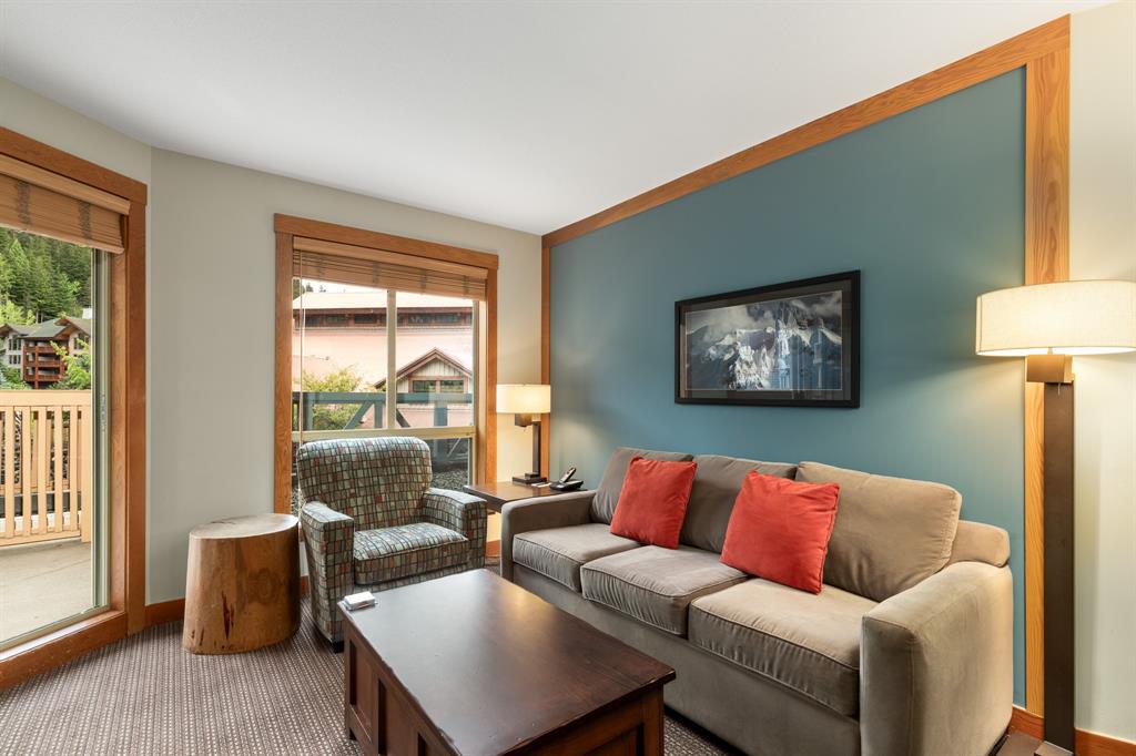 #323C – 2036 London Lane