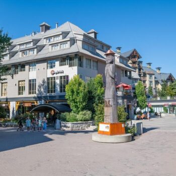 #424 – 4295 Blackcomb Way