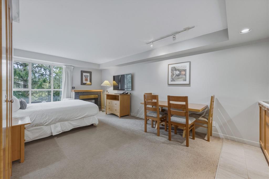 #424 – 4295 Blackcomb Way