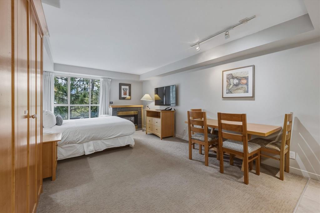 #424 – 4295 Blackcomb Way