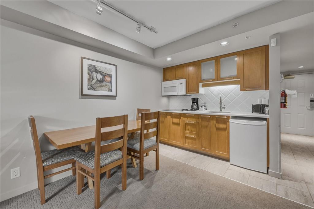 #424 – 4295 Blackcomb Way