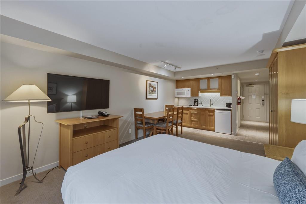 #424 – 4295 Blackcomb Way