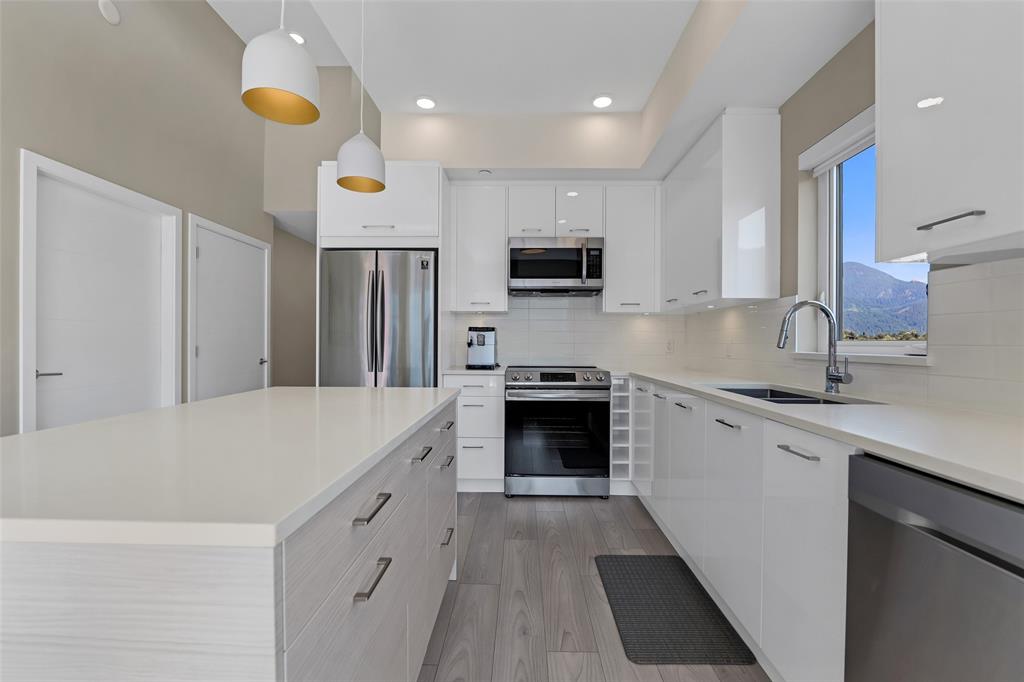 #616 – 38033 Second Avenue