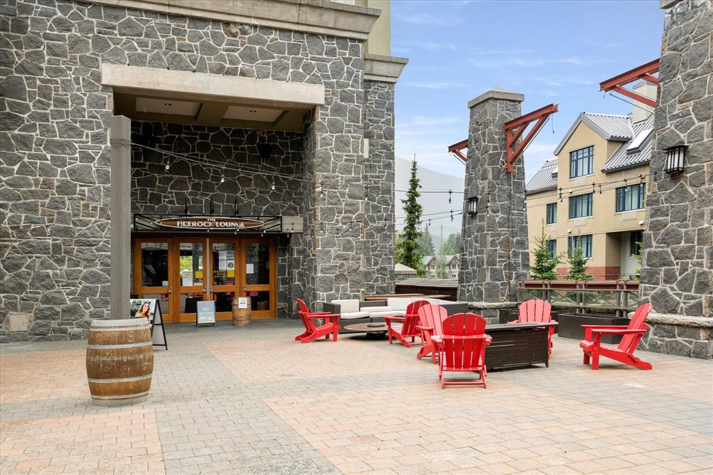 #871/872 – 4090 Whsitler Way