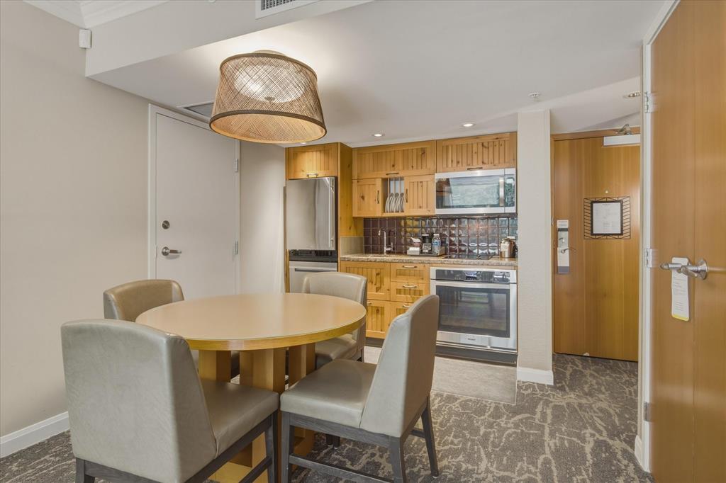 #871/872 – 4090 Whsitler Way