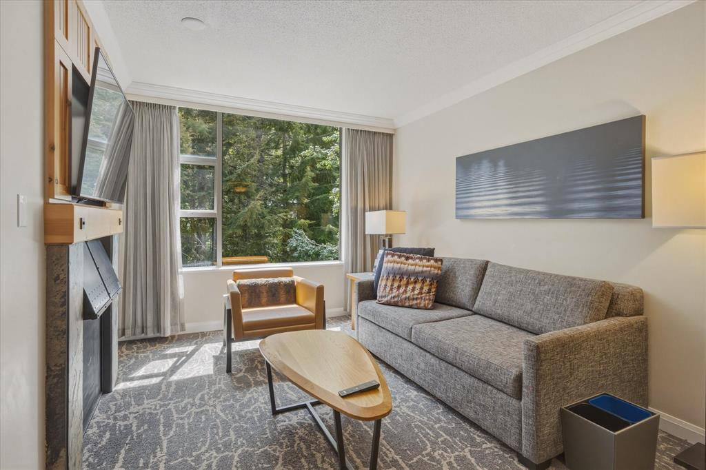 #871/872 – 4090 Whsitler Way