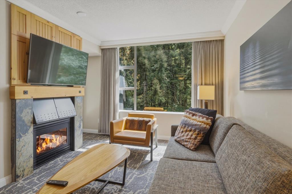 #871/872 – 4090 Whsitler Way