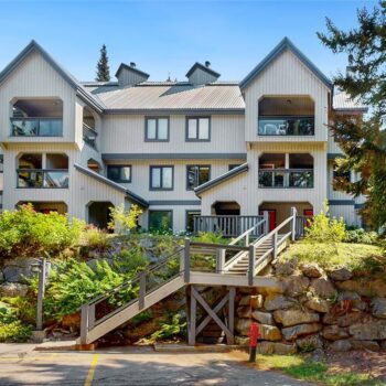 #11 – 2556 Snowridge Crescent