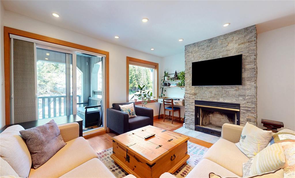 #11 – 2556 Snowridge Crescent