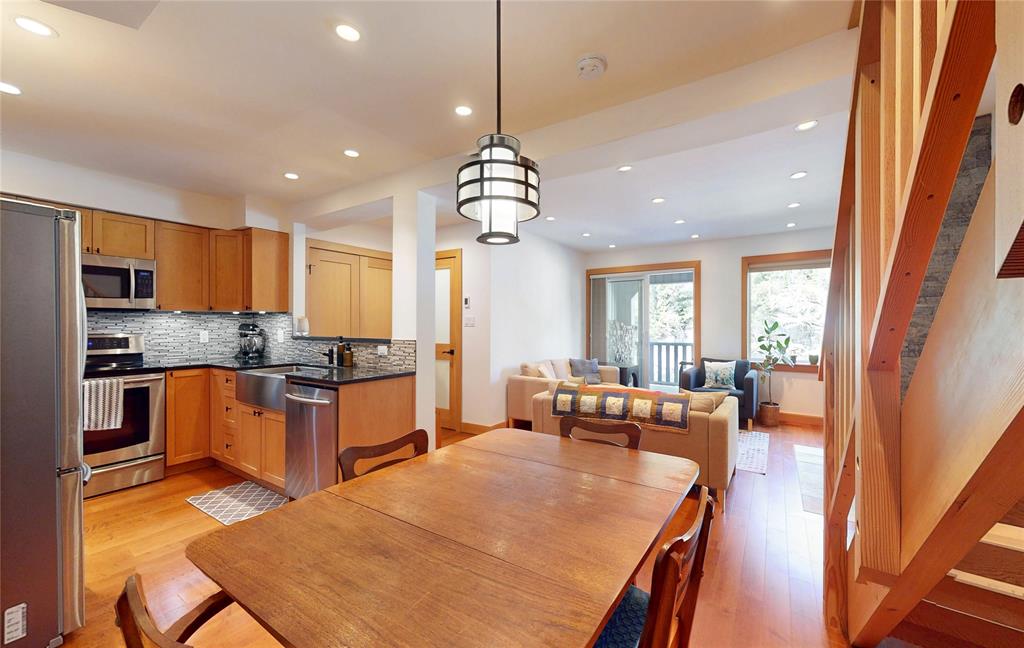 #11 – 2556 Snowridge Crescent