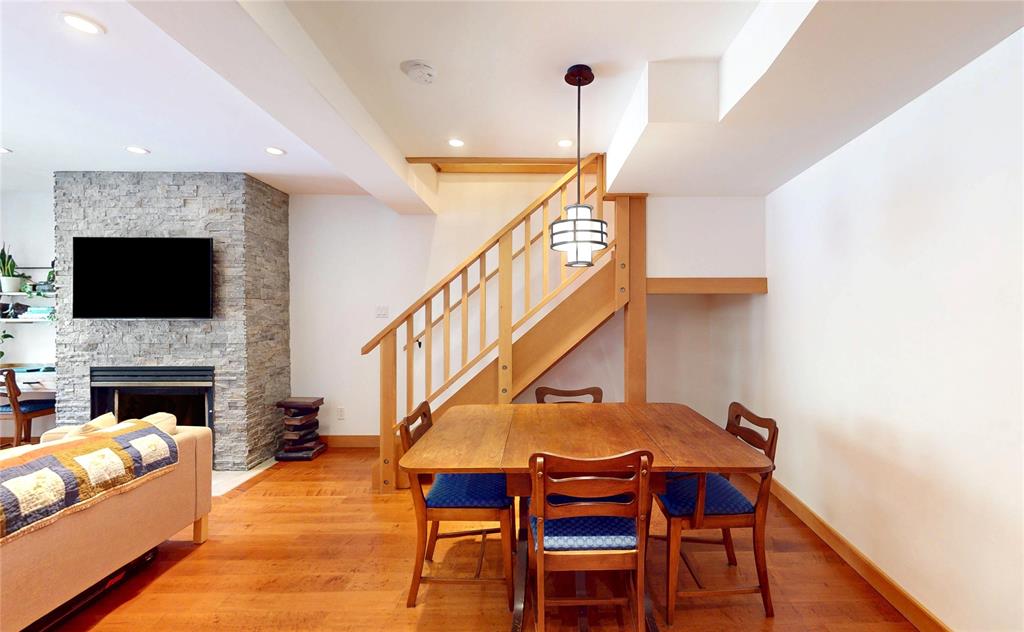 #11 – 2556 Snowridge Crescent