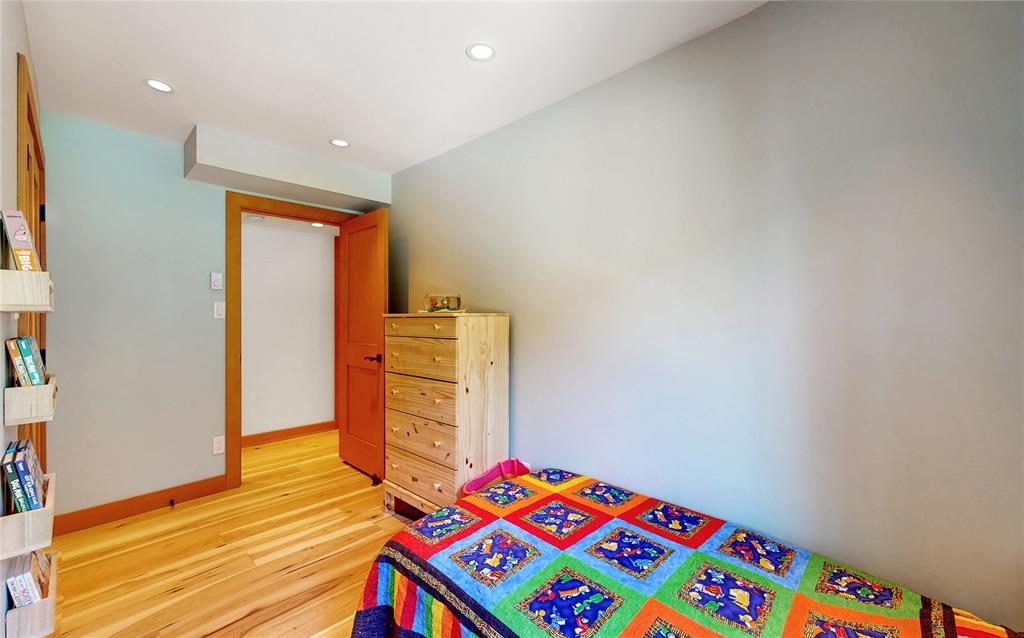 #11 – 2556 Snowridge Crescent
