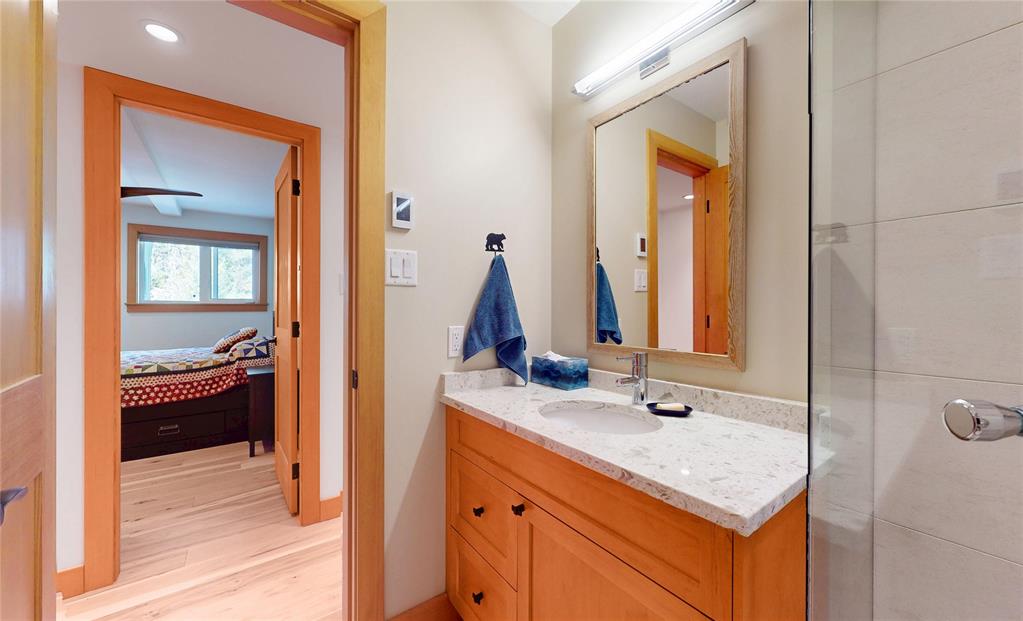 #11 – 2556 Snowridge Crescent