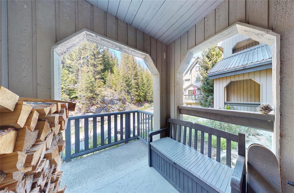 #11 – 2556 Snowridge Crescent