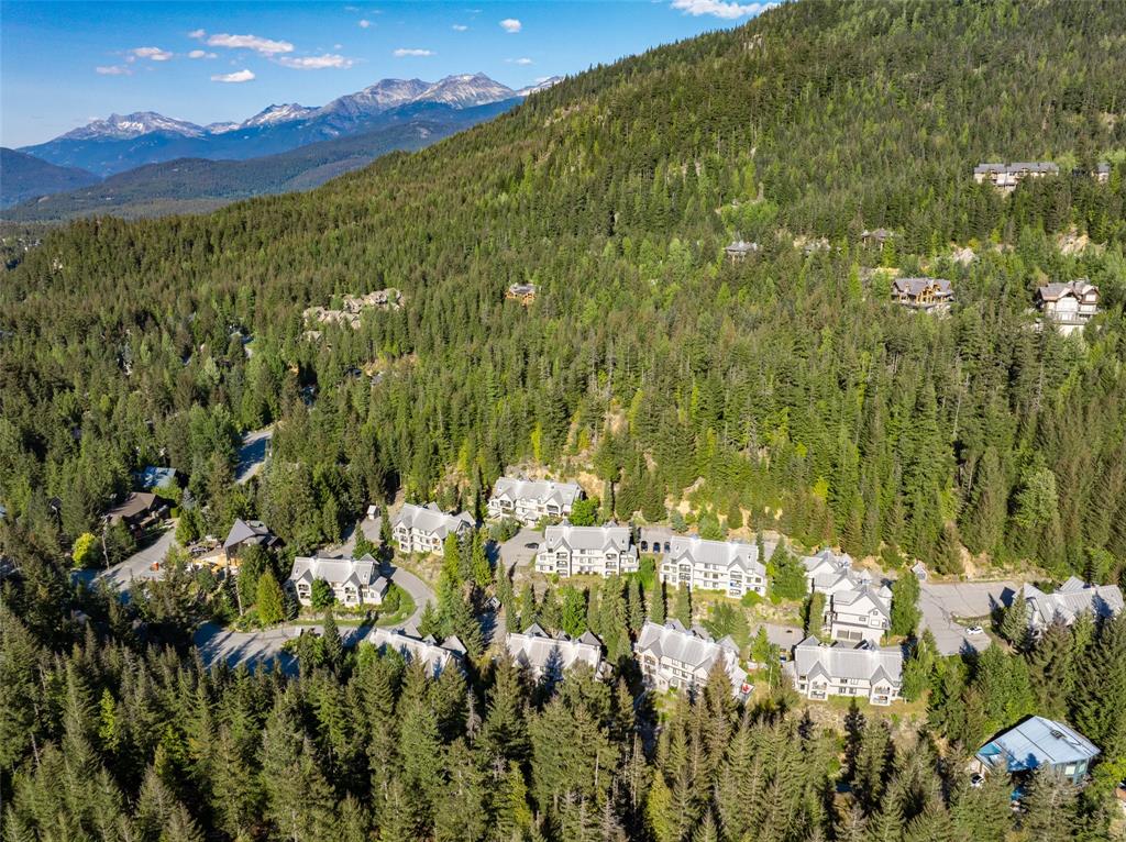#11 – 2556 Snowridge Crescent