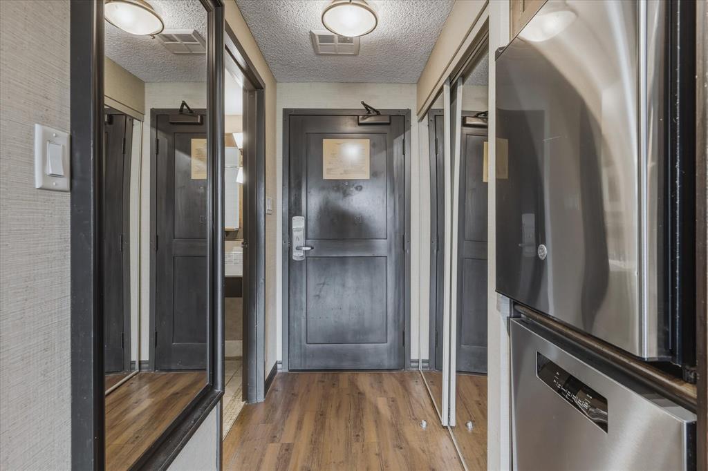 #216 – 4220 Gateway Drive